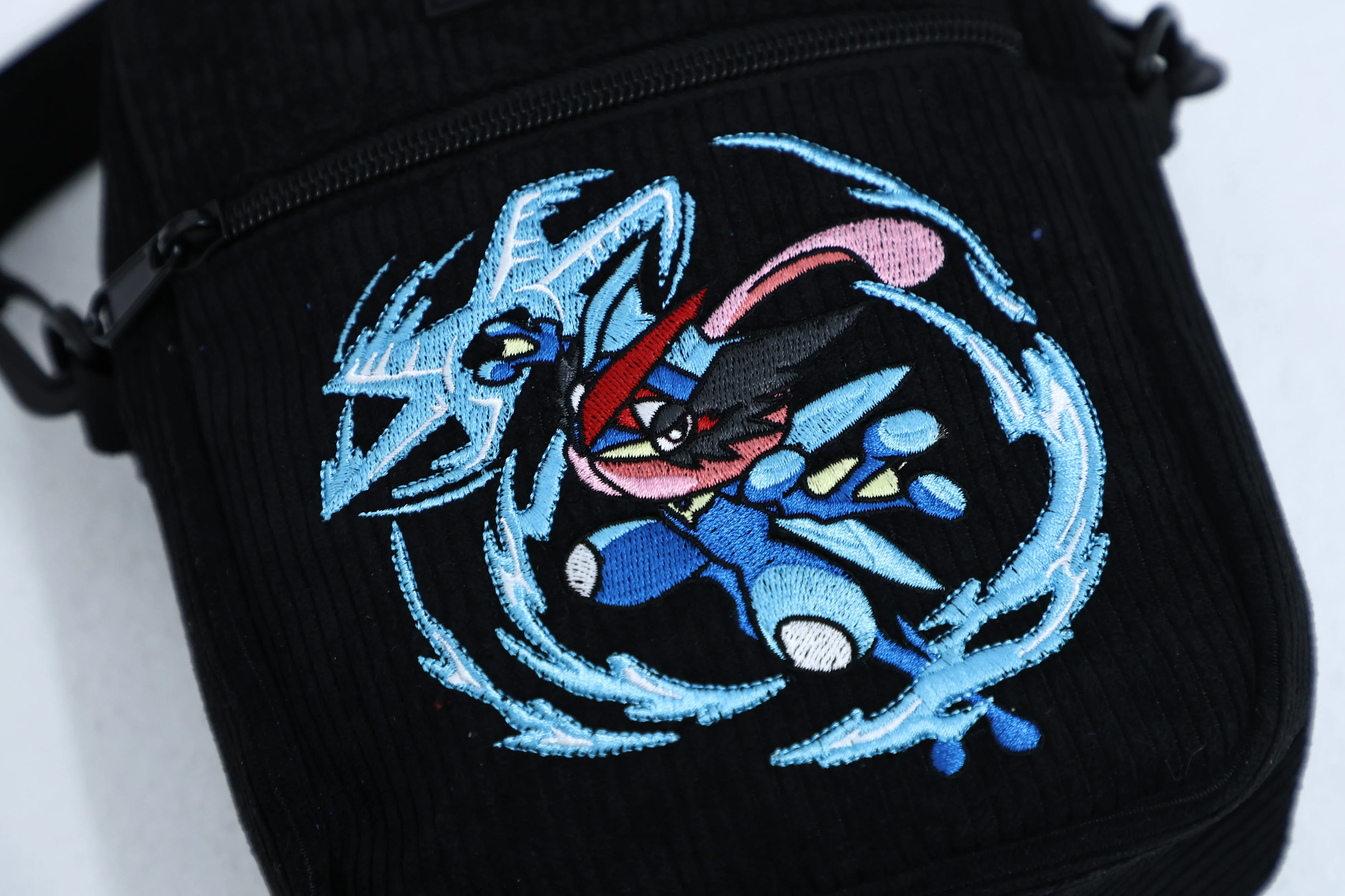 Water Ninja Sling Bag - Image 5